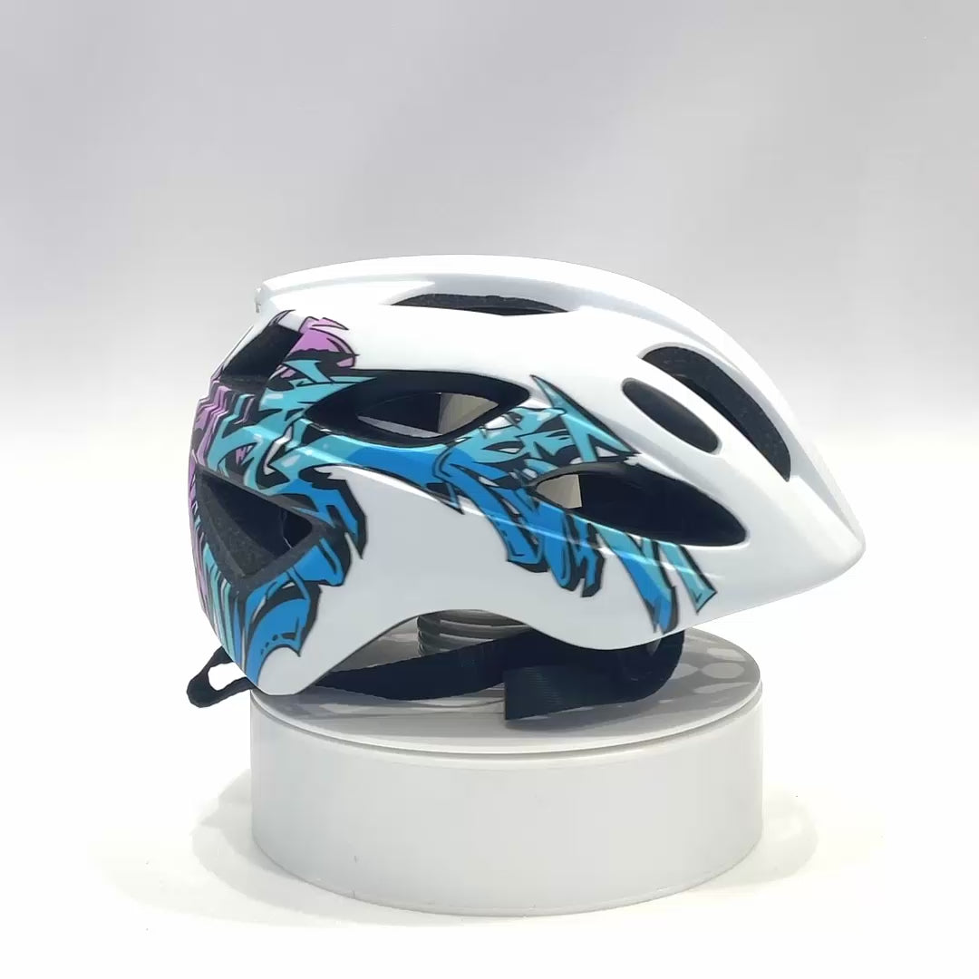 Crazy Safety Kids’ Bicycle Helmet Featuring a Powerful Rechargeable Rear Light, Perfect for Children Aged 6 to 12 Years
