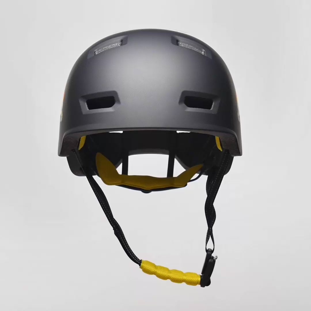 Skater-Style Bicycle Helmet with Reflective Safety Buckle and Straps, Ideal for Men, Women, Teenagers, and Adults – Crazy Safety