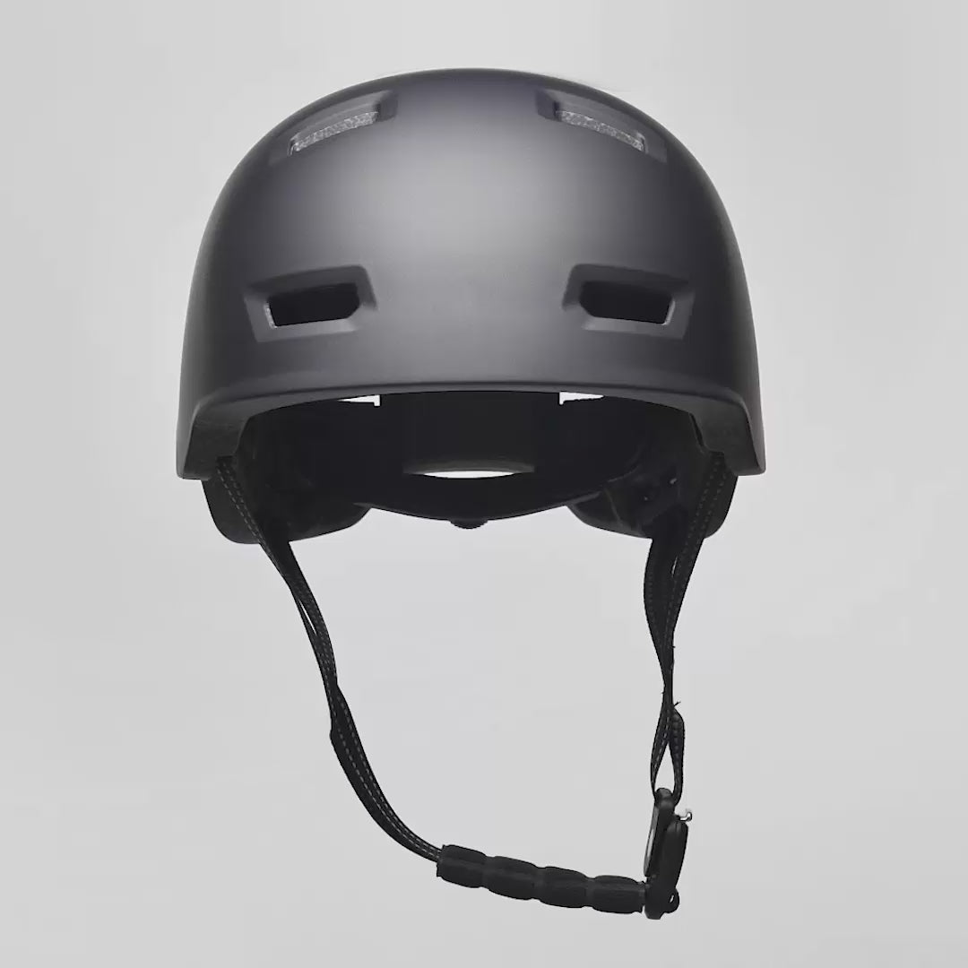 Black Skater-Style Bicycle Helmet with Reflective Safety Buckle and Straps, Ideal for Men, Women, Teenagers, and Adults – Crazy Safety